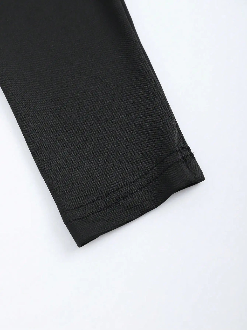 Black U-shaped Neck and Long Sleeve Jumpsuit Suitable for Spring and Autumn