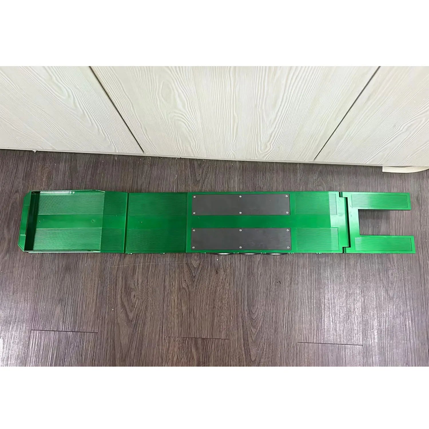 HUINA 1/18 Plastic Flatbed Semi Trailer 1502 for Radio Controlled Tractor Truck 1501 Electric Support Legs Battery No Light